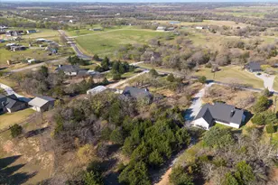 1725 S Hubbard St, Alvord, TX 76225 - Photo 32