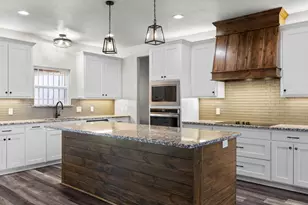 1725 S Hubbard St, Alvord, TX 76225 - Photo 8