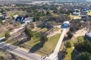 1725 S Hubbard St, Alvord, TX 76225 - Photo 30