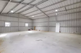 1725 S Hubbard St, Alvord, TX 76225 - Photo 28