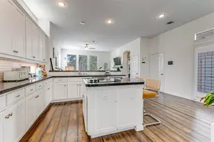 6803 Hawks Nest Ct, Dallas, TX 75227 - Photo 14