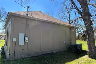 1711 Oriental St, Bonham, TX 75418 - Photo 12