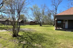 1711 Oriental St, Bonham, TX 75418 - Photo 4