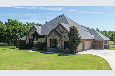 181 Fairview Court, Decatur, TX 76234 - Photo 2