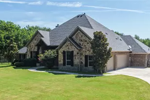 181 Fairview Ct, Decatur, TX 76234 - Photo 2