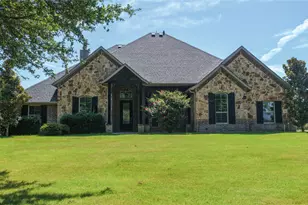 181 Fairview Ct, Decatur, TX 76234 - Photo 1