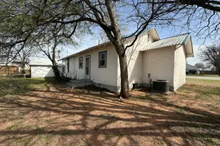410 W Reiman St, Seymour, TX 76380 - Photo 18