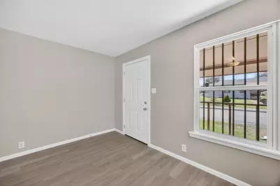 2709 New York Avenue, Fort Worth, TX 76104 - Photo 6