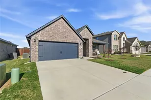 748 Ruellia St, Weatherford, TX 76086 - Photo 6