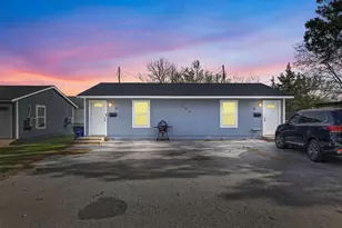 203 E Bremond St, Ennis, TX 75119 - Photo 1