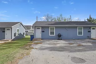 205 E Bremond St, Ennis, TX 75119 - Photo 2