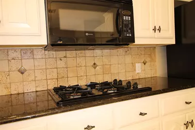 2719 Hidden Lake Drive, Grapevine, TX 76051 - Photo 12