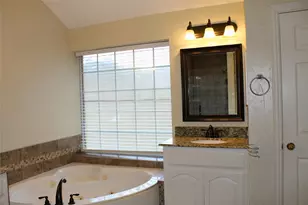 2719 Hidden Lake Dr, Grapevine, TX 76051 - Photo 34