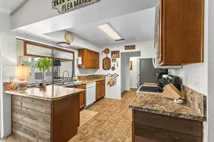 3906 Castlehill Ct, Arlington, TX 76016 - Photo 16