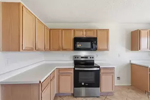 2932 Marco Dr, Grand Prairie, TX 75052 - Photo 8