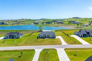 329 Mescalero St, Aledo, TX 76008 - Photo 2