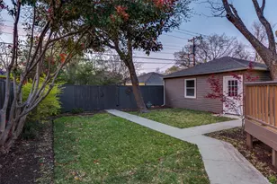 6151 Ravendale Ln, Dallas, TX 75214 - Photo 34