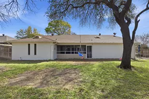 209 Lansford Dr, Benbrook, TX 76126 - Photo 34