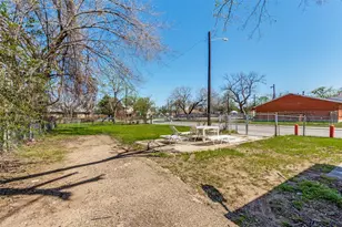 2723 Marder St, Dallas, TX 75215 - Photo 10