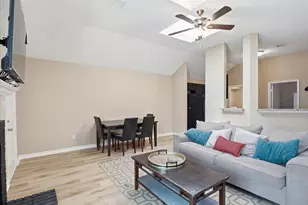 1133 Walnut Hill Ln, DeSoto, TX 75115 - Photo 4