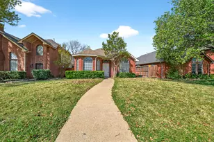 2207 Dallas Dr, Carrollton, TX 75006 - Photo 2