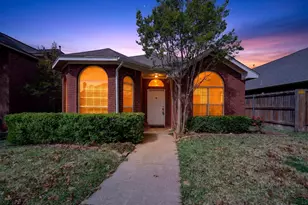 2207 Dallas Dr, Carrollton, TX 75006 - Photo 2