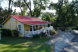 402 E College St, Canton, TX 75103 - Photo 6