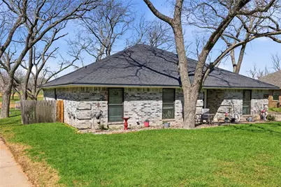 8715 S Monticello Circle, Granbury, TX 76049 - Photo 2