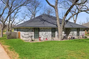 8715 S Monticello Cir, Granbury, TX 76049 - Photo 2