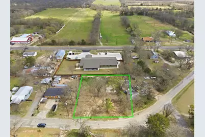 104 S Main Street, Bonham, TX 75418 - Photo 1