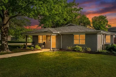 316 W 3rd Street, Justin, TX 76247 - Photo 2