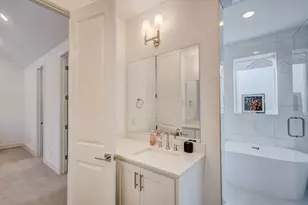 114 E Chester Ct, Dallas, TX 75203 - Photo 22