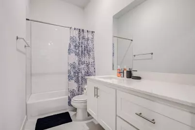 114 E Chester Court, Dallas, TX 75203 - Photo 2