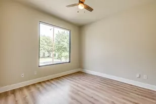 929 S Marlborough Ave, Dallas, TX 75208 - Photo 16