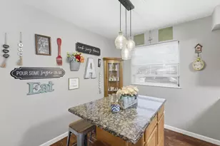 216 NE Cindy Ln, Burleson, TX 76028 - Photo 14