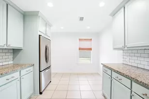 8834 Liptonshire Dr, Dallas, TX 75238 - Photo 4