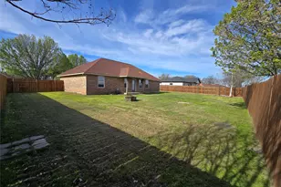 102 Butler St, Savoy, TX 75479 - Photo 4