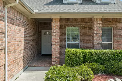 5852 Barrier Reef Drive, Fort Worth, TX 76179 - Photo 2