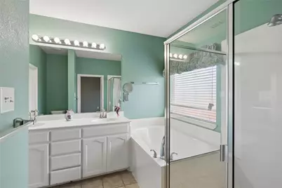 5852 Barrier Reef Drive, Fort Worth, TX 76179 - Photo 10