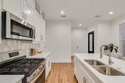 217 W Yarmouth Street, Dallas, TX 75208 - Photo 12