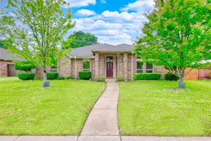 269 E Ridgegate Dr, Garland, TX 75040 - Photo 2