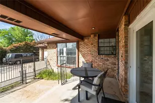 2408 Castle St, Irving, TX 75038 - Photo 32
