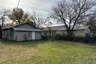 2012 Beaver St, Vernon, TX 76384 - Photo 2