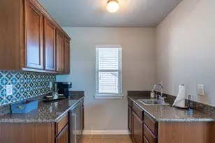 240 Carrington Ln, Lewisville, TX 75067 - Photo 10