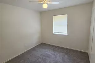 521 E Jay Ct, DeSoto, TX 75115 - Photo 8