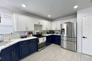 717 Ridgehill Dr, Burleson, TX 76028 - Photo 2