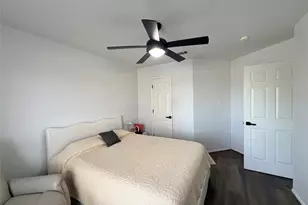 717 Ridgehill Dr, Burleson, TX 76028 - Photo 16