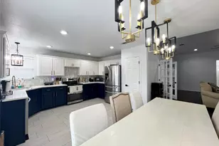 717 Ridgehill Dr, Burleson, TX 76028 - Photo 4