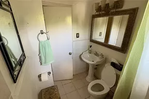 215 E 15th St, Irving, TX 75060 - Photo 20