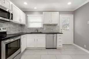 570 Bondstone Dr, Dallas, TX 75218 - Photo 10